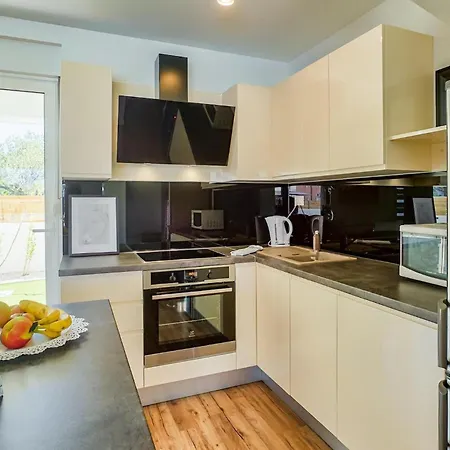 Vlahov Iv Holiday home *