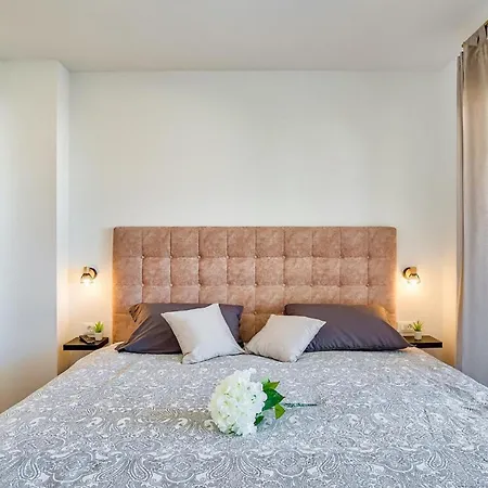Holiday home Vlahov Iv *